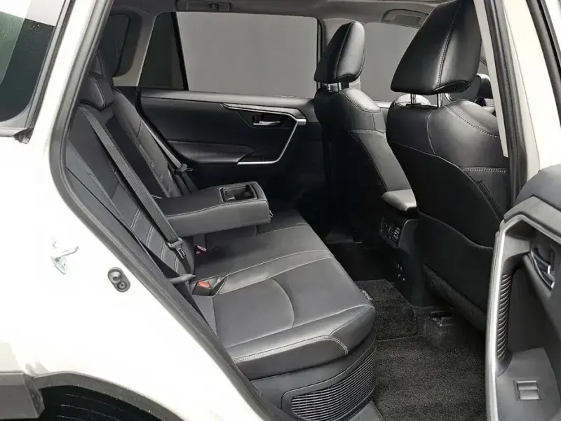 2021 Toyota RAV4 с пробегом 67 484 км