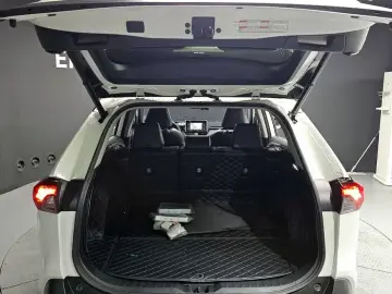 2021 Toyota RAV4 с пробегом 67 484 км