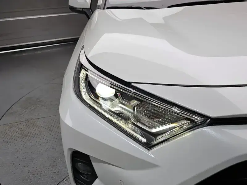 2021 Toyota RAV4 с пробегом 67 484 км