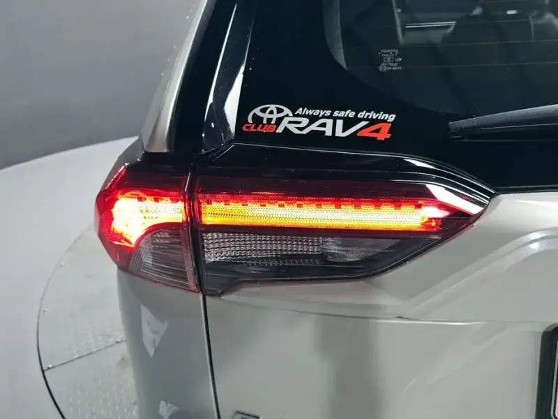 2021 Toyota RAV4 с пробегом 67 484 км
