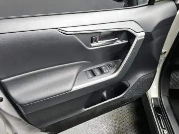 2021 Toyota RAV4 с пробегом 67 484 км