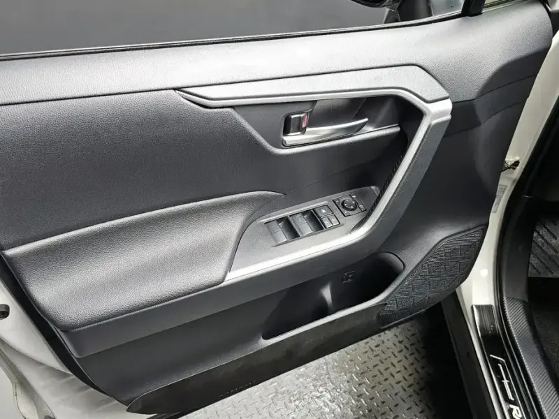2021 Toyota RAV4 с пробегом 67 484 км