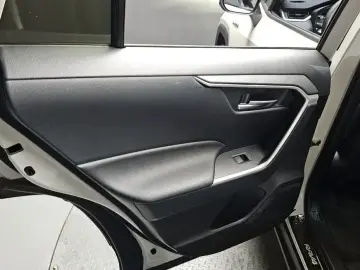 2021 Toyota RAV4 с пробегом 67 484 км