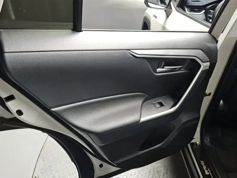 2021 Toyota RAV4 с пробегом 67 484 км