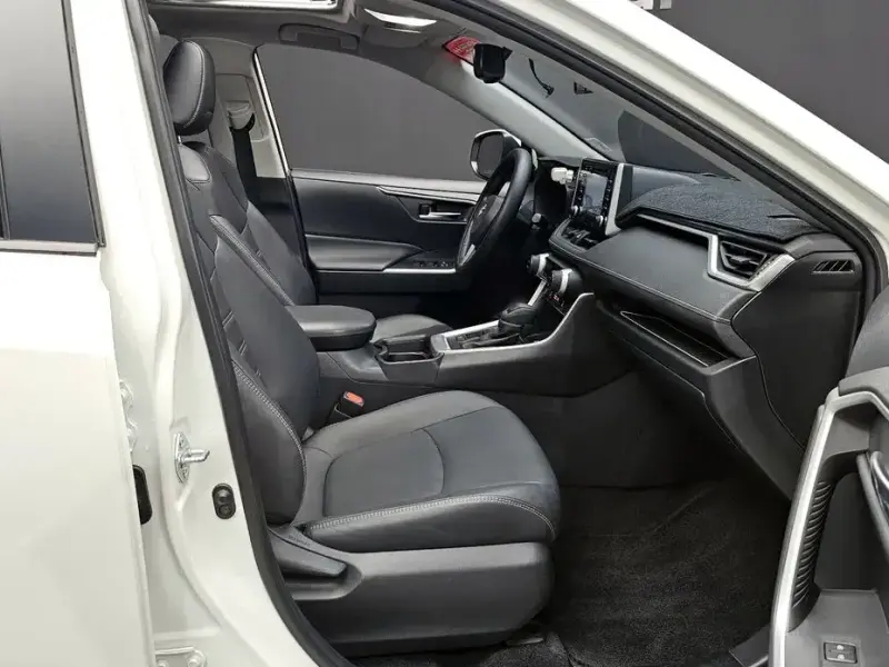 2021 Toyota RAV4 с пробегом 67 484 км