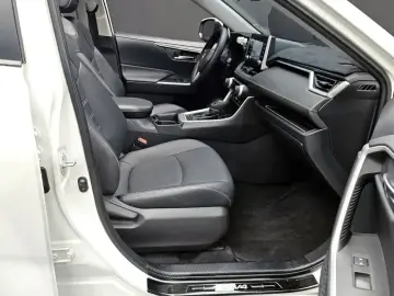 2021 Toyota RAV4 с пробегом 67 484 км