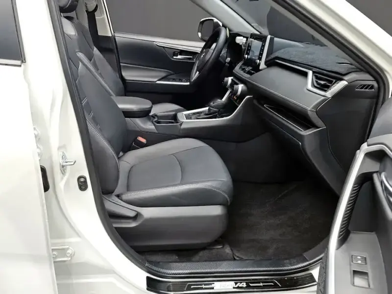 2021 Toyota RAV4 с пробегом 67 484 км