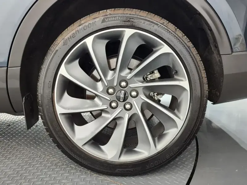 2022 Lincoln Nautilus с пробегом 107 336 км