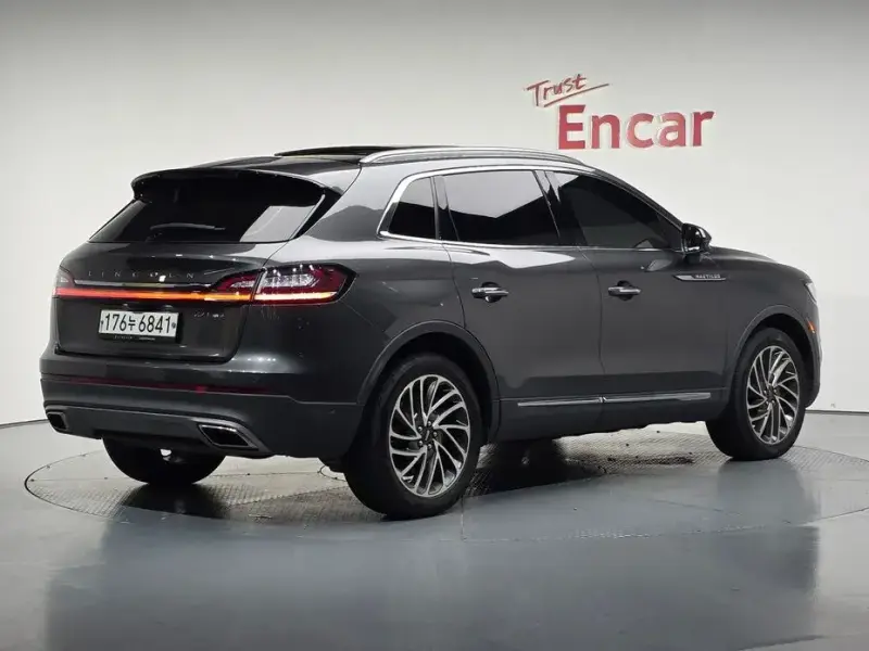2020 Lincoln Nautilus с пробегом 115 421 км