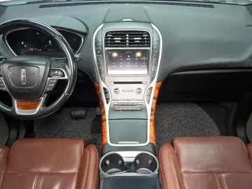 2020 Lincoln Nautilus с пробегом 88 490 км