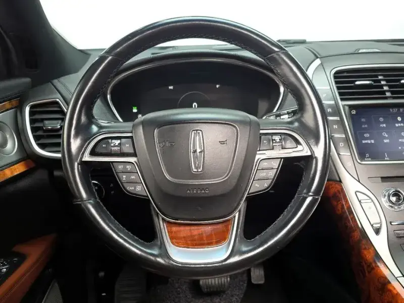 2020 Lincoln Nautilus с пробегом 88 490 км