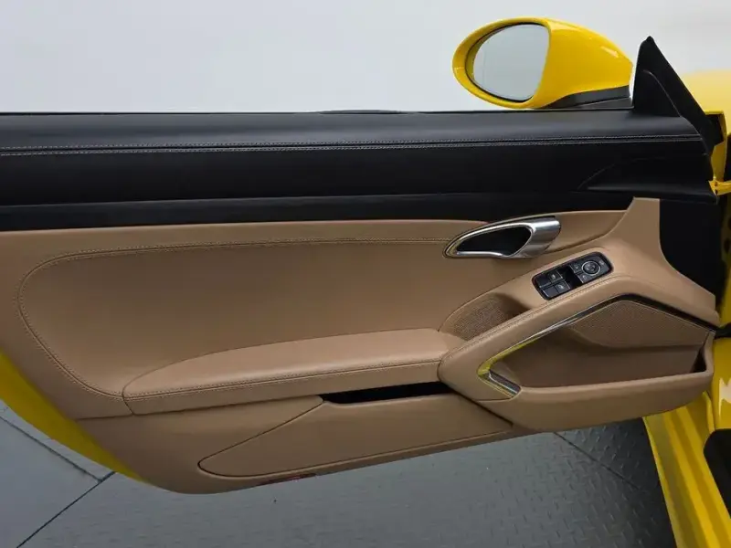 2021 Porsche Boxster с пробегом 34 205 км