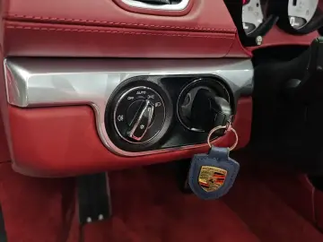 2018 Porsche Boxster с пробегом 30 633 км