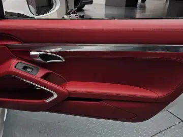 2018 Porsche Boxster с пробегом 30 633 км