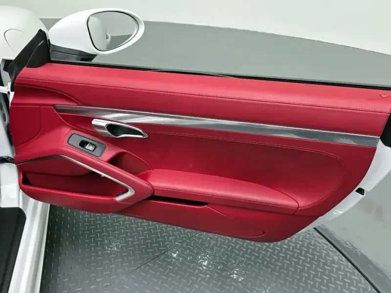 2024 Porsche Boxster с пробегом 12 870 км