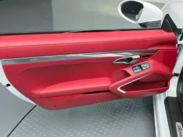 2024 Porsche Boxster с пробегом 12 870 км