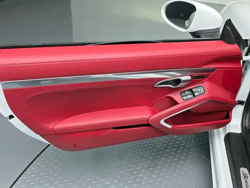 2024 Porsche Boxster с пробегом 12 870 км