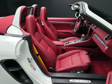 2024 Porsche Boxster с пробегом 12 870 км