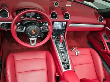 2020 Porsche Boxster с пробегом 14 847 км