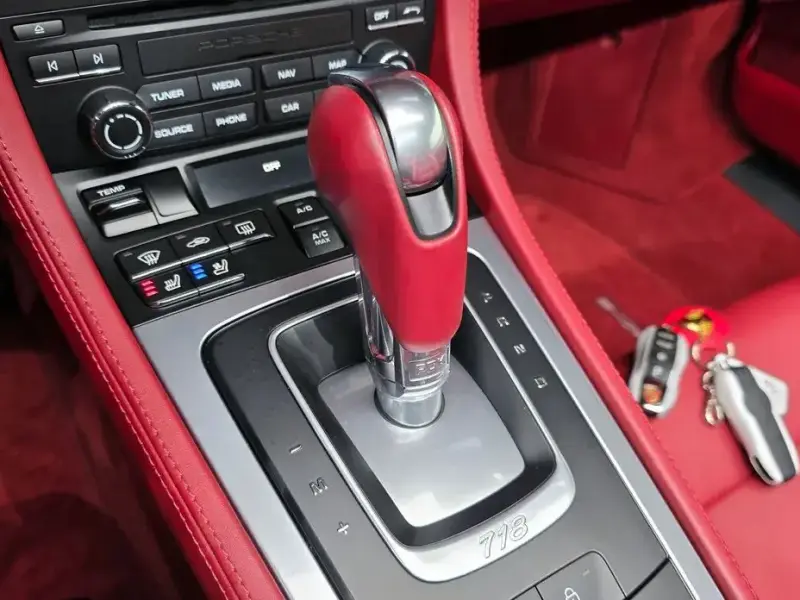 2020 Porsche Boxster с пробегом 14 847 км