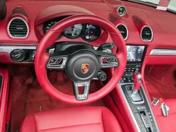 2020 Porsche Boxster с пробегом 14 847 км