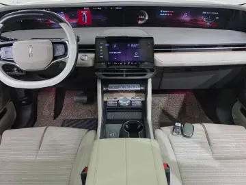 2024 Lincoln Nautilus с пробегом 13 901 км