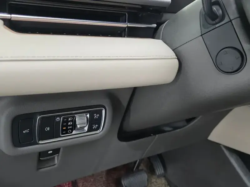 2024 Lincoln Nautilus с пробегом 13 901 км