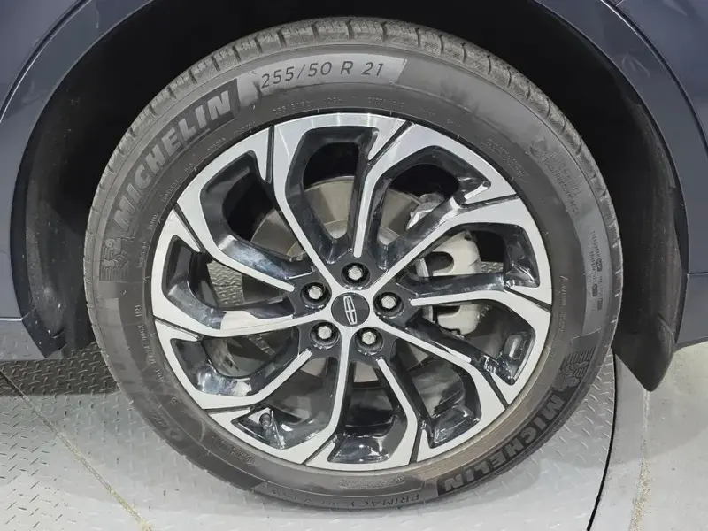2024 Lincoln Nautilus с пробегом 13 901 км