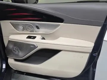 2024 Lincoln Nautilus с пробегом 13 901 км