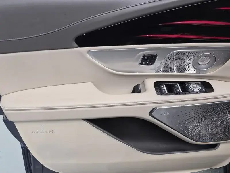 2024 Lincoln Nautilus с пробегом 13 901 км