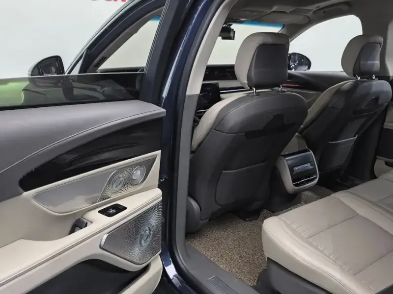 2024 Lincoln Nautilus с пробегом 13 901 км
