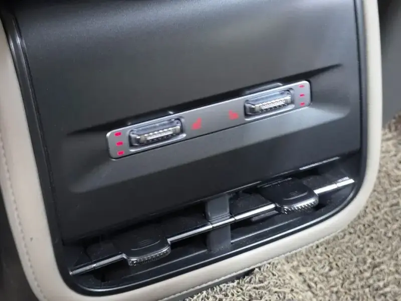 2024 Lincoln Nautilus с пробегом 13 901 км