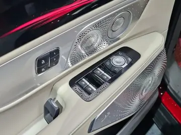 2024 Lincoln Nautilus с пробегом 44 096 км