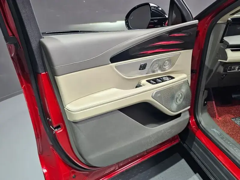 2024 Lincoln Nautilus с пробегом 44 096 км