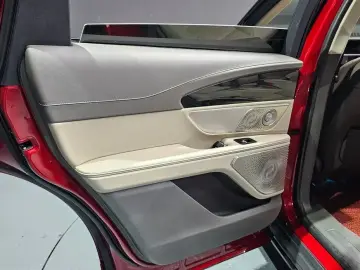 2024 Lincoln Nautilus с пробегом 44 096 км
