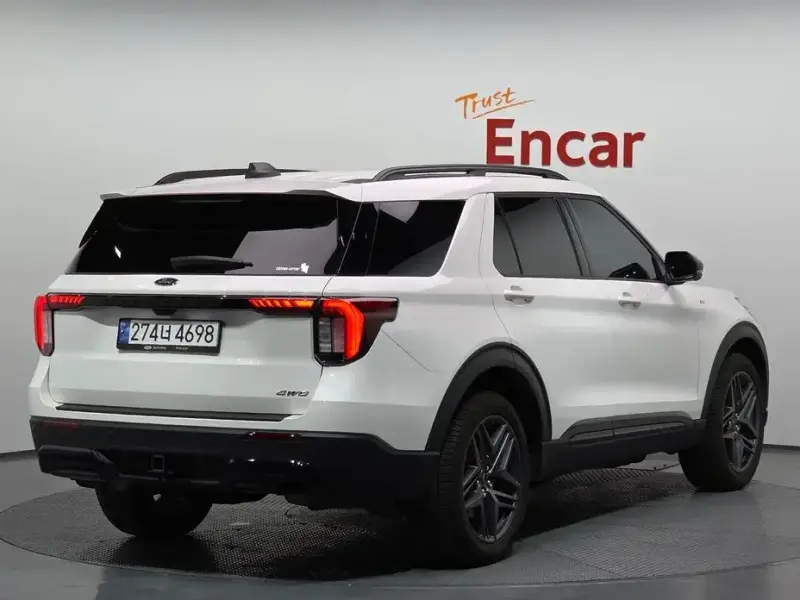 2025 Ford Explorer с пробегом 17 803 км
