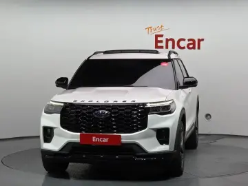 2025 Ford Explorer с пробегом 17 803 км
