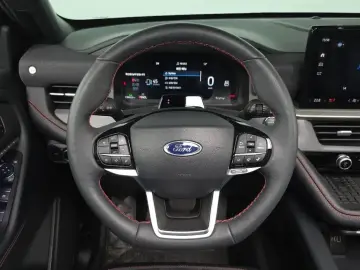 2025 Ford Explorer с пробегом 17 803 км