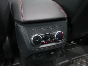 2025 Ford Explorer с пробегом 17 803 км