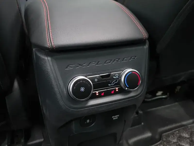 2025 Ford Explorer с пробегом 17 803 км