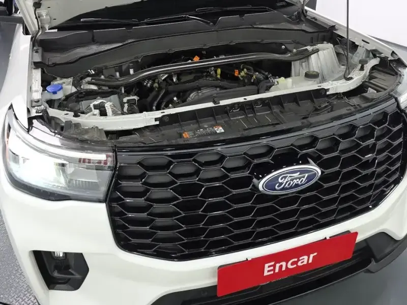 2025 Ford Explorer с пробегом 17 803 км