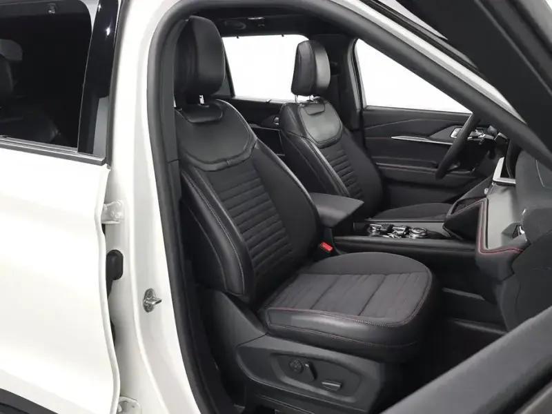 2025 Ford Explorer с пробегом 17 803 км