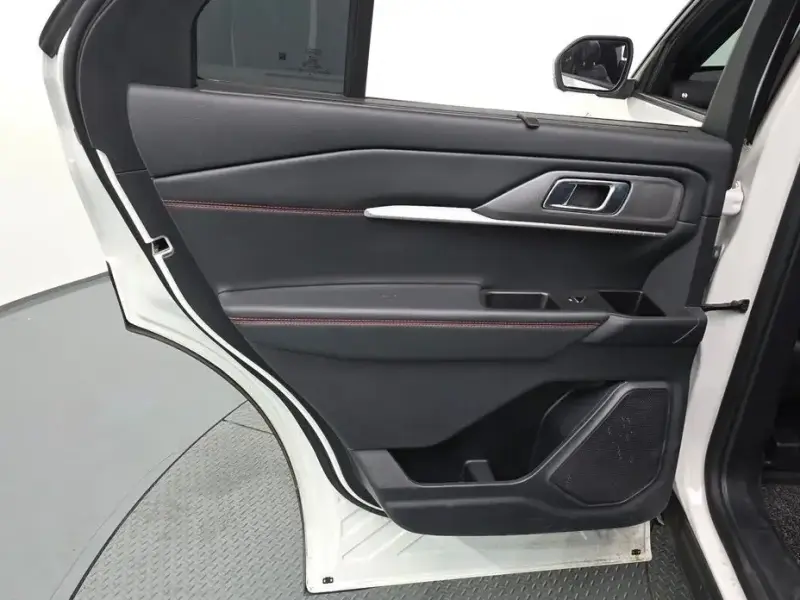 2025 Ford Explorer с пробегом 17 803 км