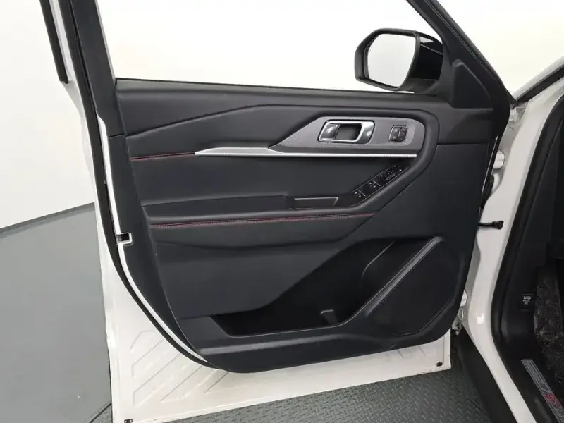 2025 Ford Explorer с пробегом 17 803 км