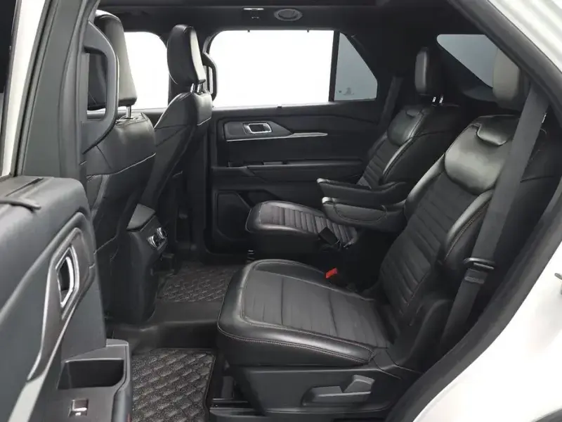 2025 Ford Explorer с пробегом 17 803 км