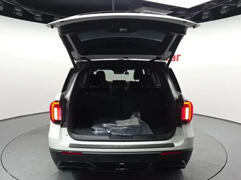 2025 Ford Explorer с пробегом 17 803 км