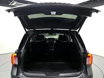 2024 Ford Explorer с пробегом 27 294 км