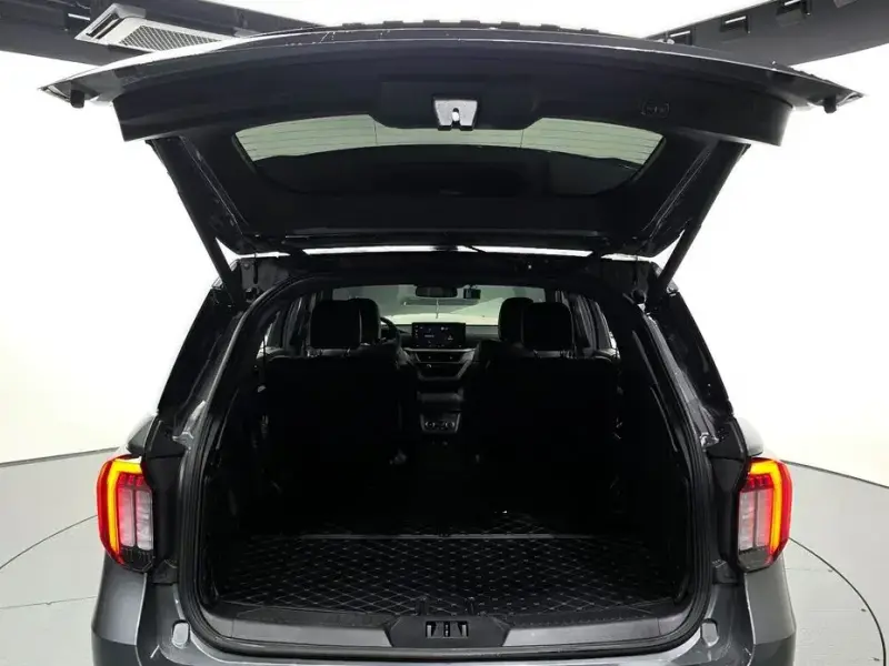 2024 Ford Explorer с пробегом 27 294 км