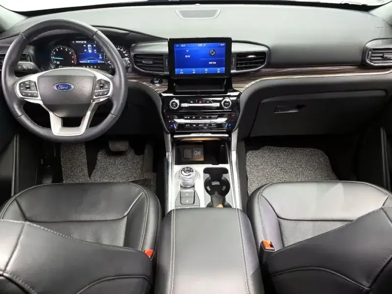 2023 Ford Explorer с пробегом 14 468 км