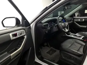 2023 Ford Explorer с пробегом 14 468 км